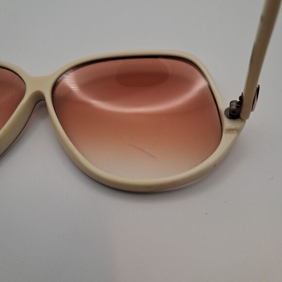 Vtg VIGNERI Sunglasses B color White/ Black Hong Kong Oversize Retro Rose Lens main image 10